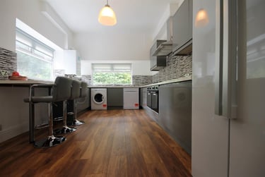 6 bed house, Osborne Road, Jesmond, Newcastle, NE23LB - Image 1